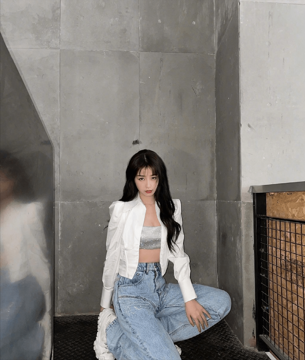 校服|虞书欣与小姐妹的“日出大片”曝光，穿校服十分减龄，梦回18岁