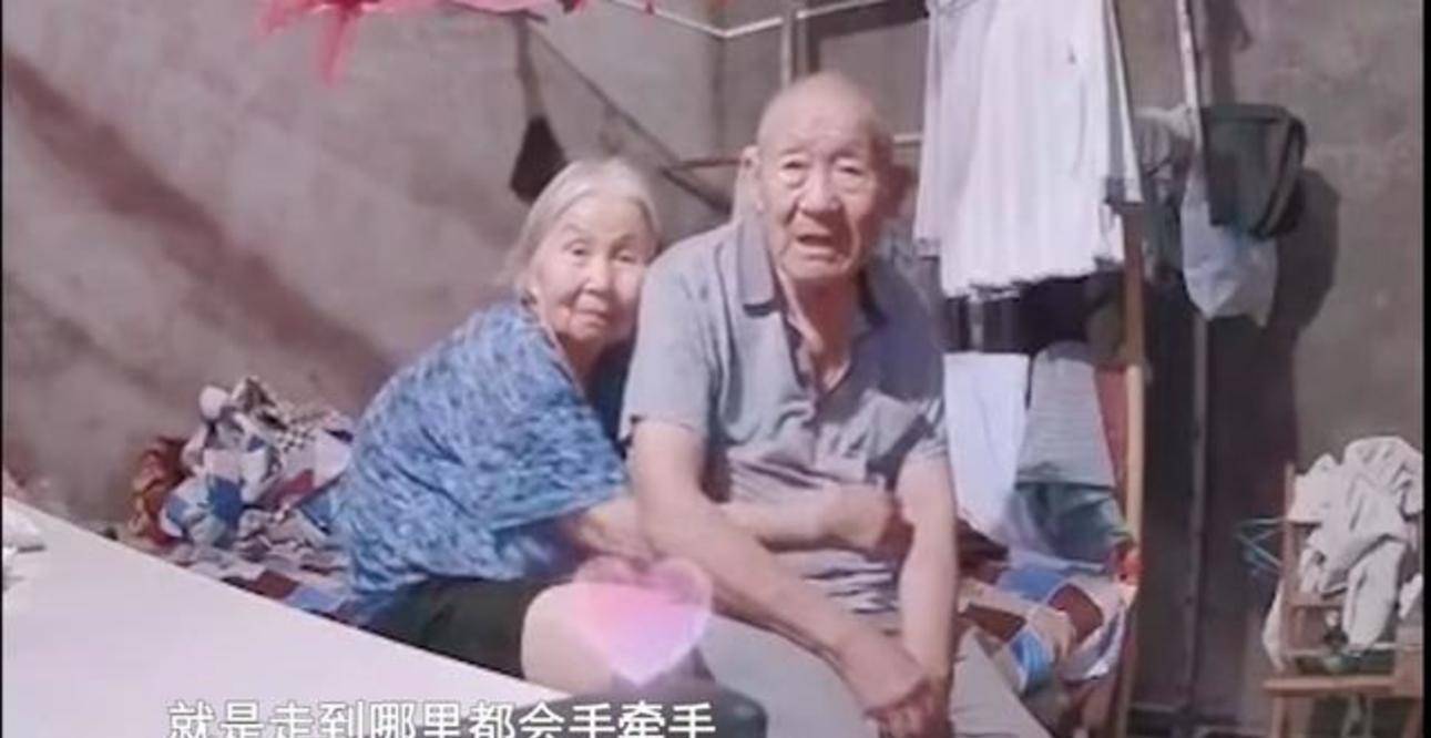 原創90歲老人喂老伴吃飯,老伴不吃惹老人傷心哭泣,真相讓人淚目!