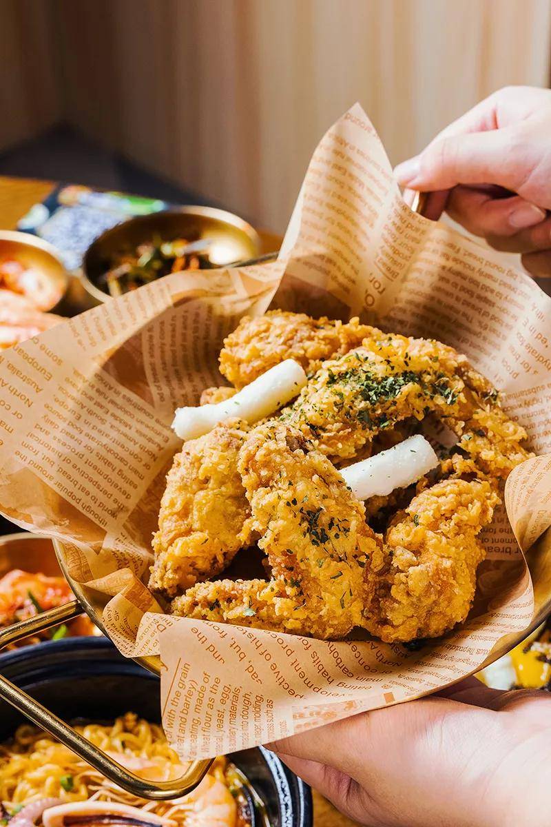 am-|吃m8和牛、看乐队live…