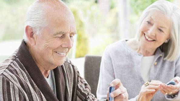 糖尿病人|秋天是糖尿病的“高发期”，做好5件事，让血糖平稳，远离并发症