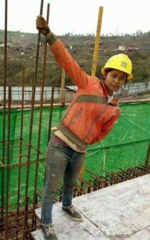 20岁最美工地女孩自拍照火了网友这才是直男斩