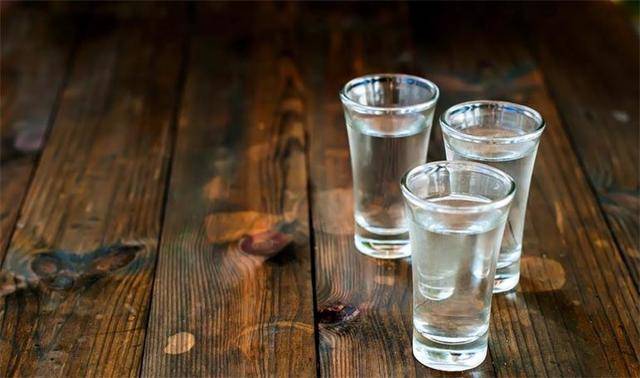 神经系统|每天喝点少量白酒对身体的4个好处你知道吗？