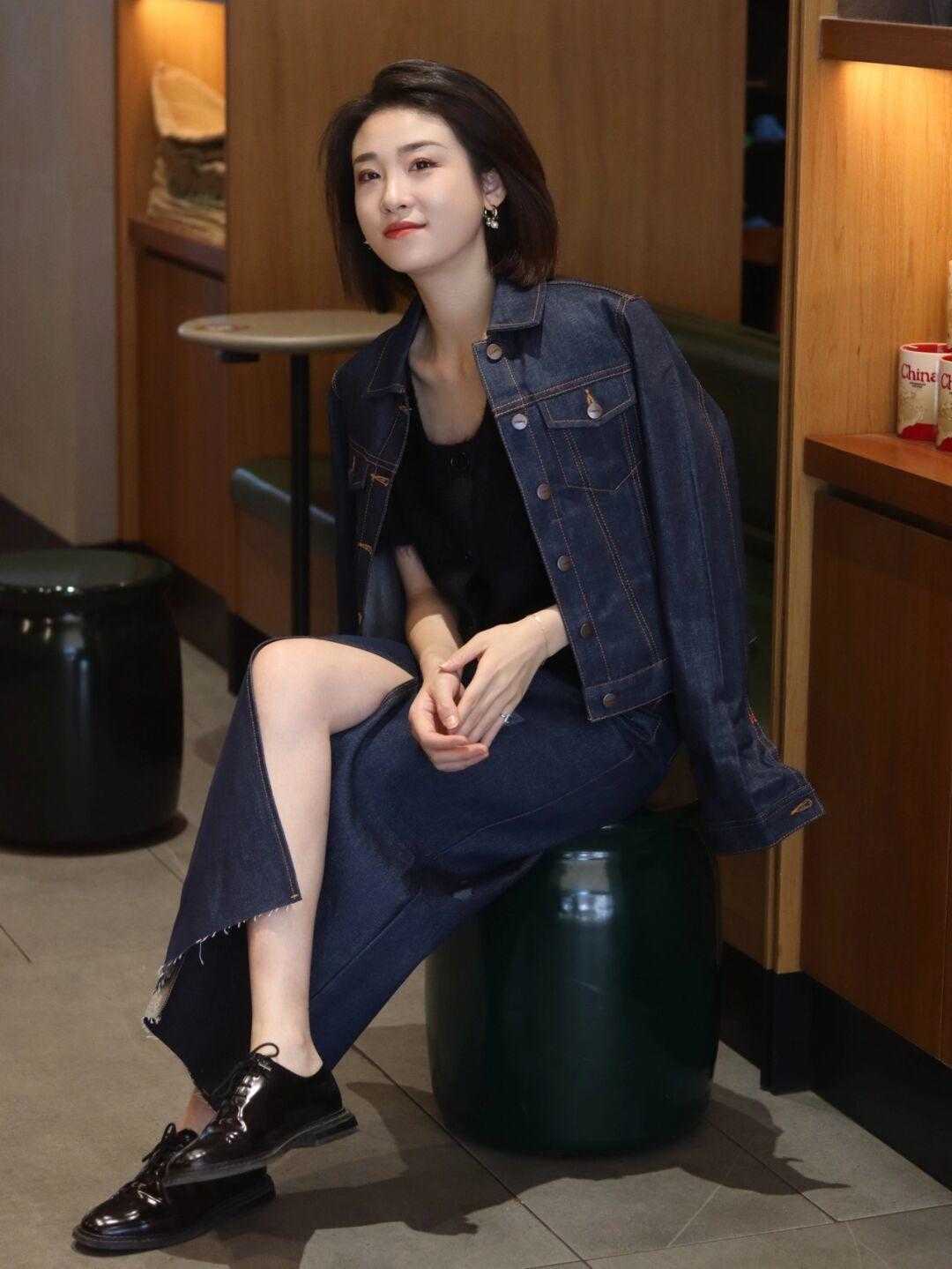 什么|牛仔风过时了？牛仔风穿搭依然是意料之外的美，高级又洋气