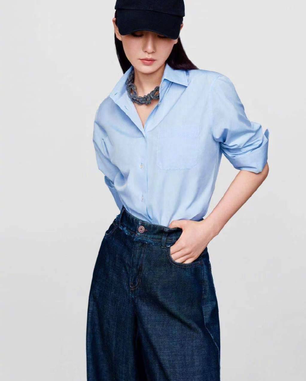 毛衣|33岁刘诗诗丝毫不显老,穿灰色T恤凹造型,气质太绝了