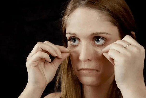 症状|如何判断自己肝脏是否健康？中医：这还不简单，7个方法收藏好