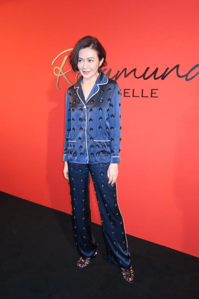 方脸|关之琳的“小方脸”很有气质，虽然脸蛋有肉感，但五官仍然很精致