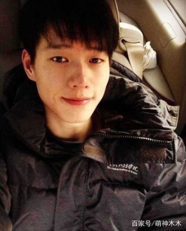 校服|中戏校服成最IN时尚单品！众多明星抢着穿，代购一件难求！