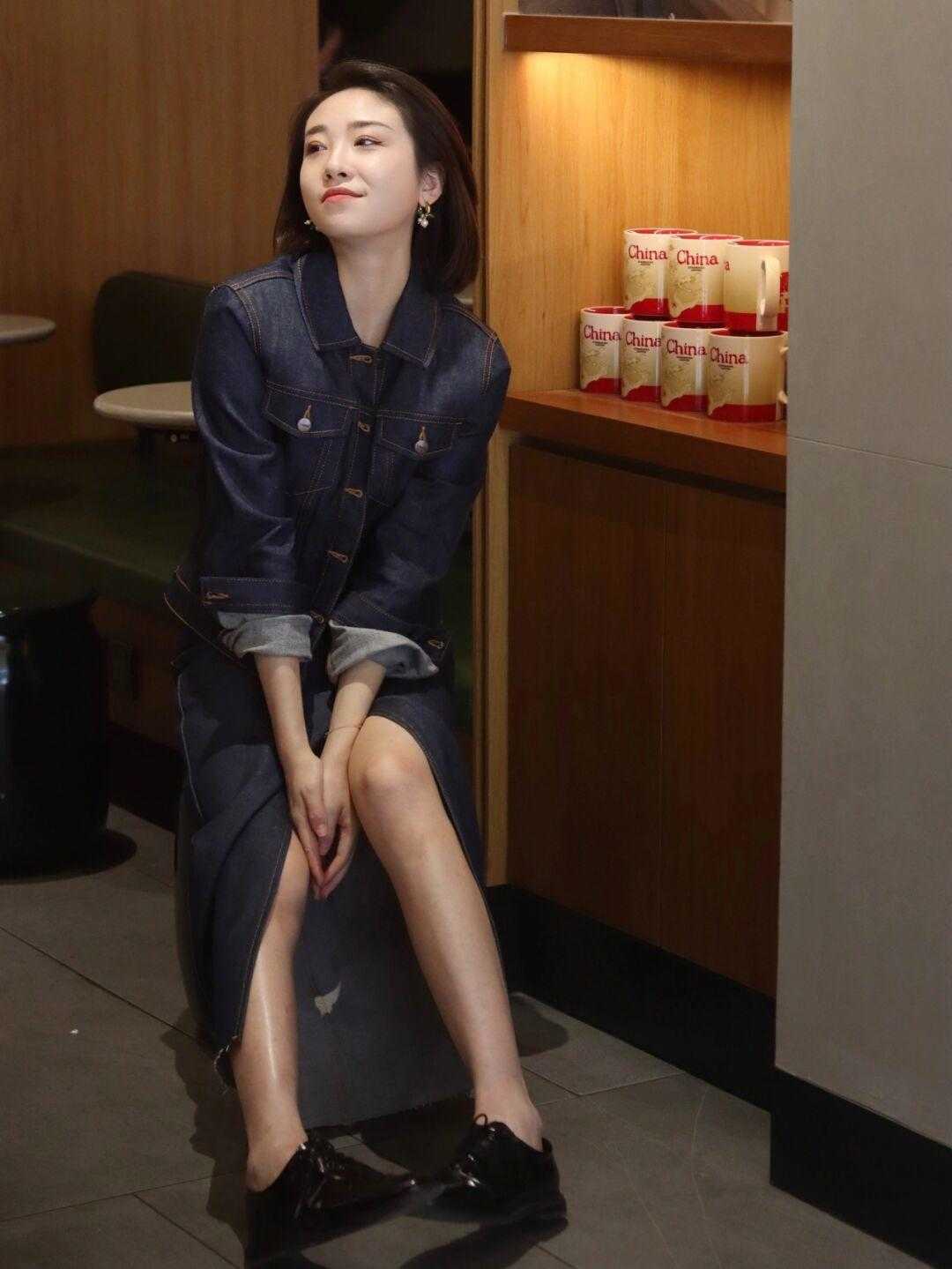什么|牛仔风过时了？牛仔风穿搭依然是意料之外的美，高级又洋气