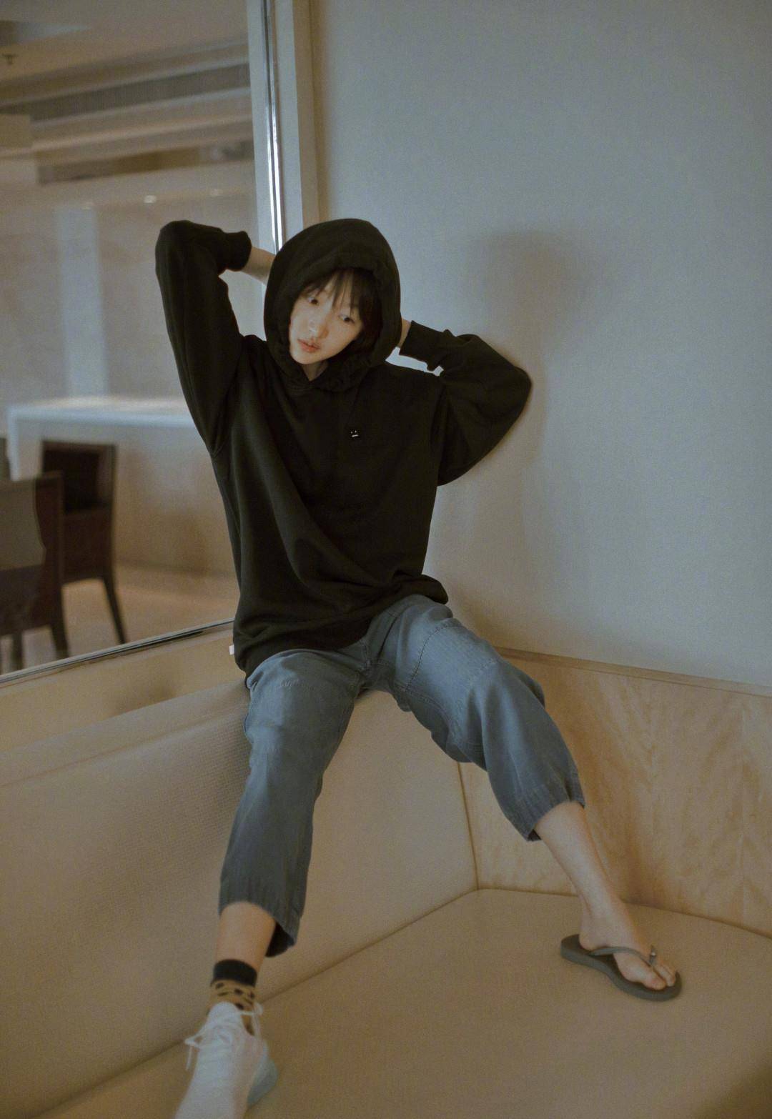 女神|宋佳穿睡衣也时尚,倪妮成街拍女神,论私服穿搭的秘密