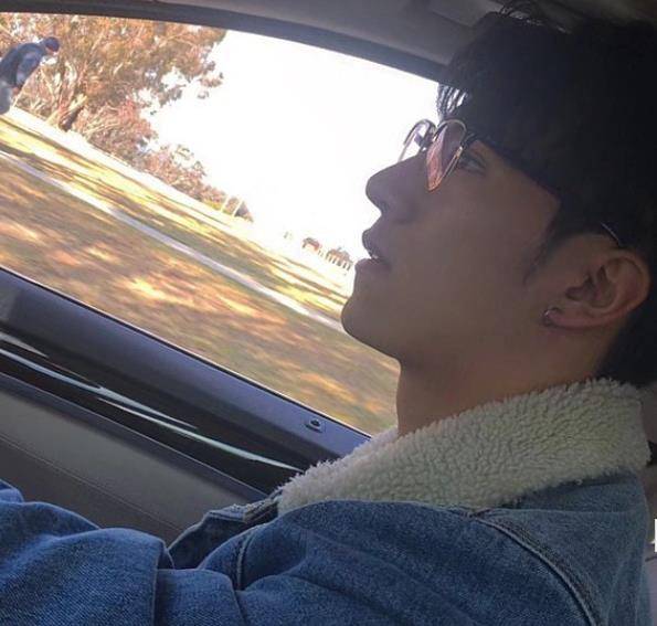 身材|陈坤与弟弟“撞脸”，23岁表弟身材健硕，颜值衣品开挂！