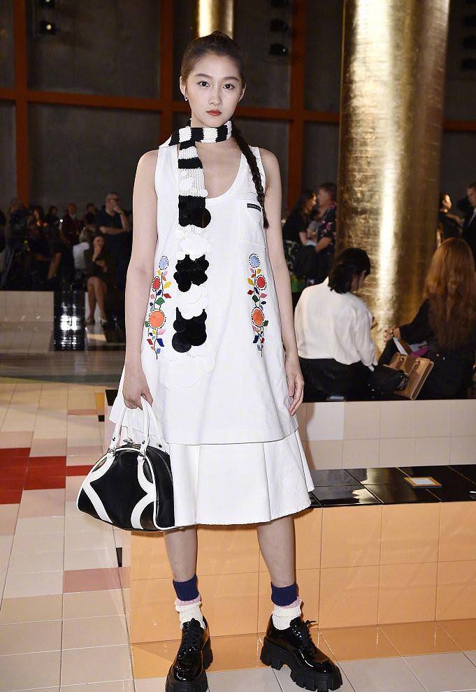 女神|宋佳穿睡衣也时尚,倪妮成街拍女神,论私服穿搭的秘密