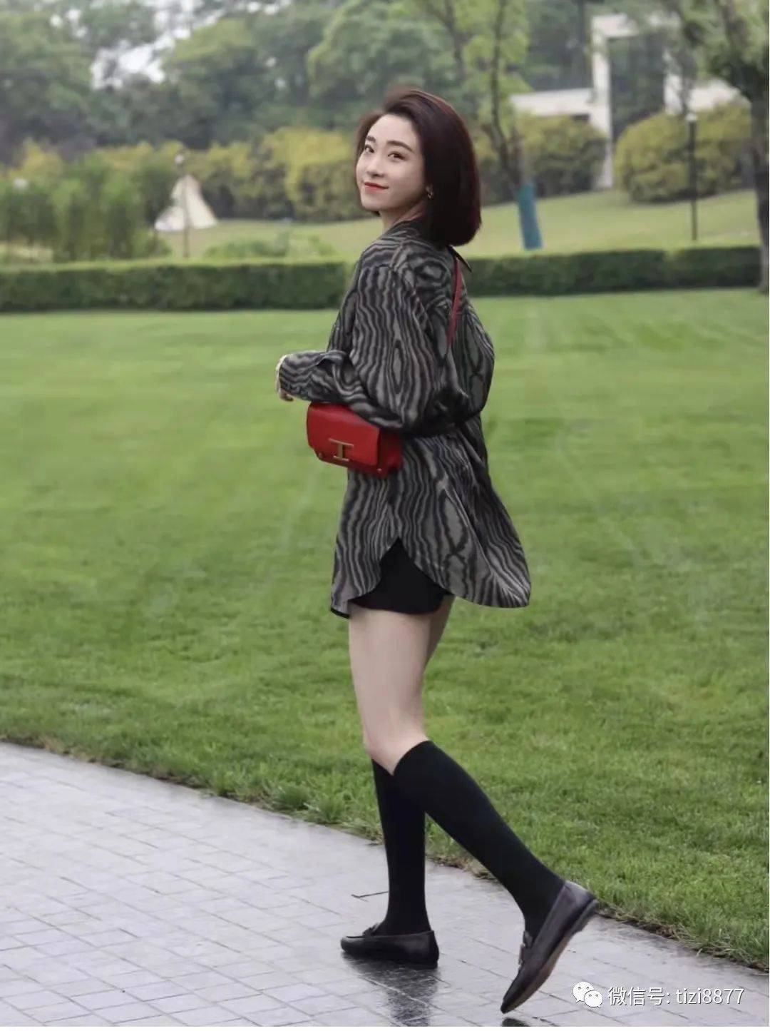 丝袜|黑色乐福鞋怎么搭配衣服好看