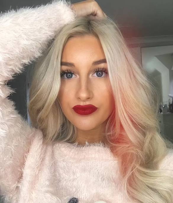 英国22岁女网红想分手41岁男友将其杀害后自尽