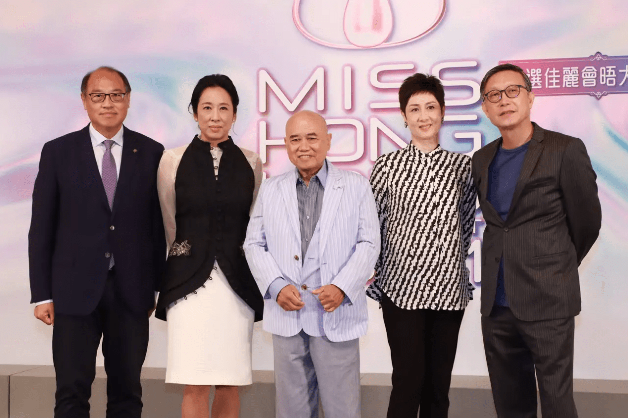 真丝|郭晶晶真孝顺给婆婆庆生,63岁婆婆穿丝绸裙满脸福相,同框像闺蜜