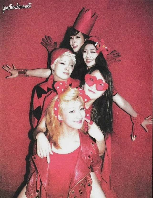 原创f(x)出道12周年,郑秀晶刘逸云发文怀念,还想看合体舞台吗