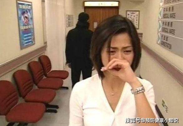 进行|35岁男子右肩痛诊为肝癌，妻子大哭道歉，可能“3件事”没忍住