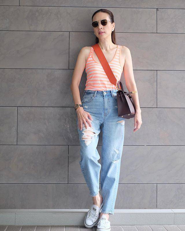 伍伦|泰国华裔美人伍伦盼,爱上穿破洞牛仔裤,真看不出来有55岁