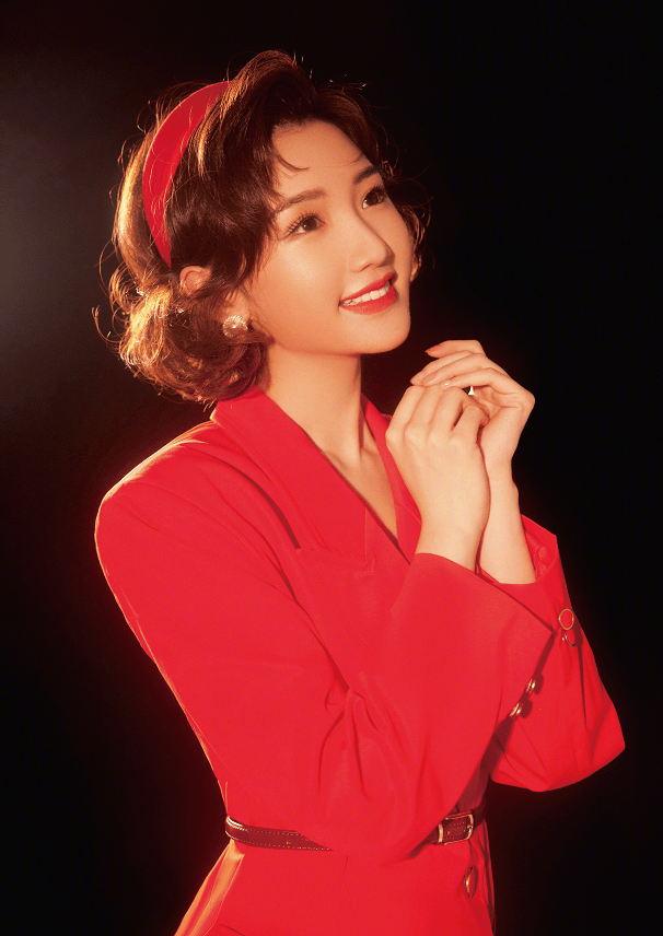 年代|毛晓彤把乔三丽演活了，个性都藏在造型里，90年代穿搭现在看也潮