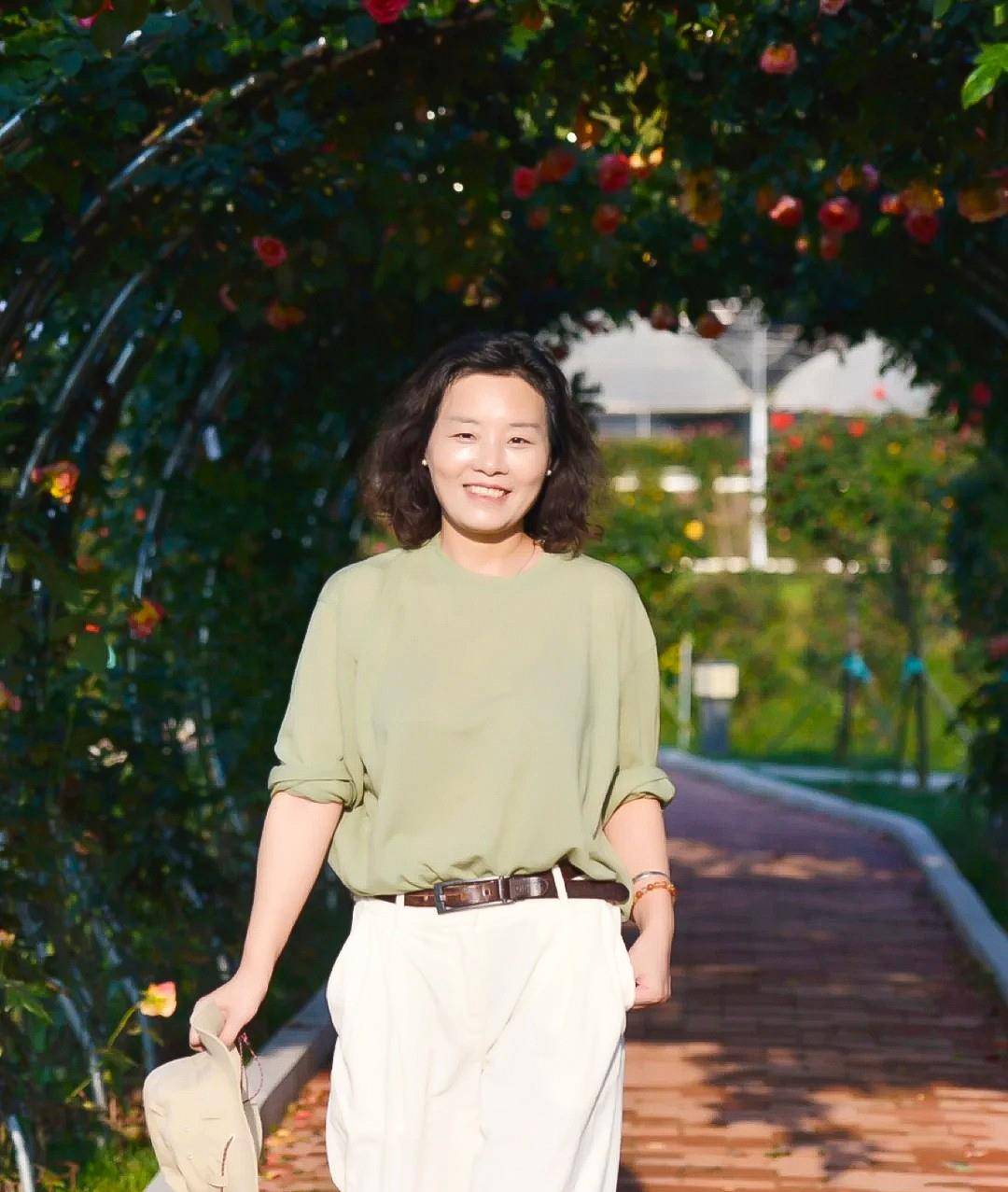 下半身|“微胖大妈”怎么穿好看?这位60岁博主的穿搭超有范,显瘦又减龄