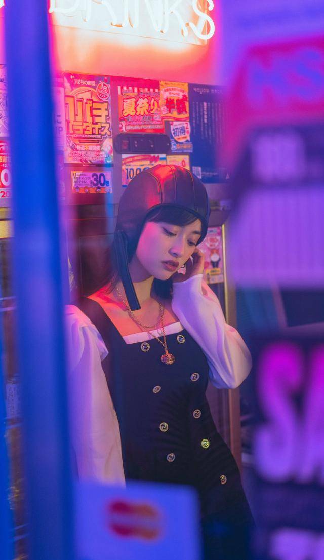 卫衣|沈月又来“照骗”！换走机车风撞脸唐嫣，与大20岁的言承旭演吻戏