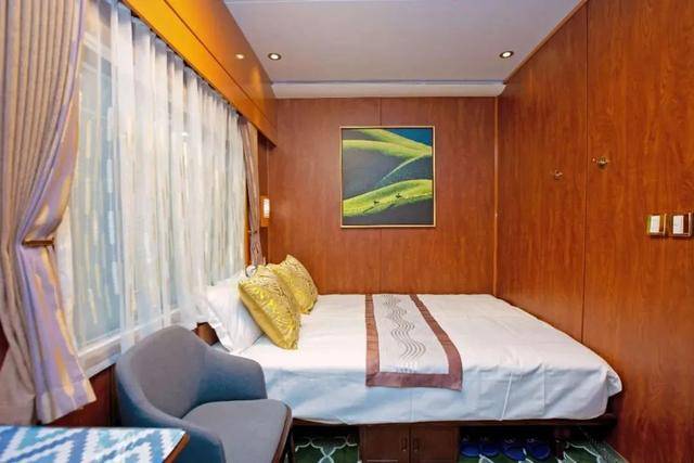 人均3万 起!最"奢侈"的国内列车,沿途风景却美到窒息_新东方