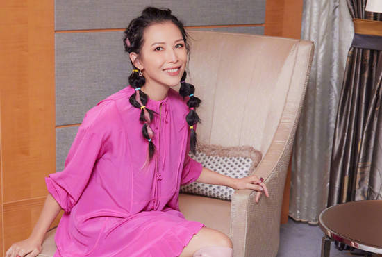 叛逆|蔡少芬罕见染发大变样!48岁穿女团装跳舞快认不出,叛逆风太抢镜