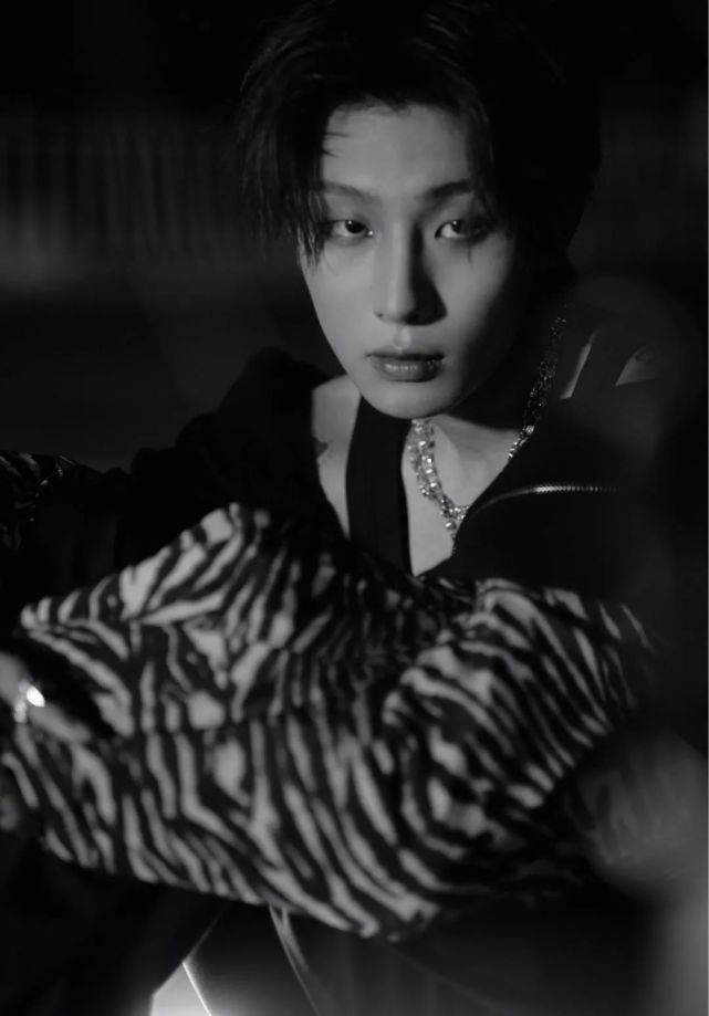 易姐|在吗,你喜欢什么类型的黑怕男孩?