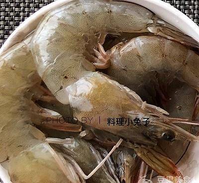 虾怎么去头最方便 8d7cbfb1742b40b2a4e0e339d4fc2e67.jpeg