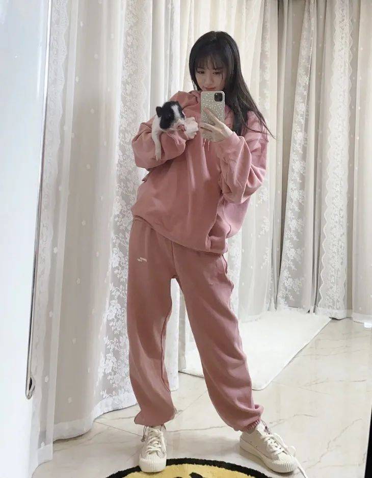 少年感的衣服推荐女生 9df7eba5c88b4f53be9f12235d0ad6e2.jpeg