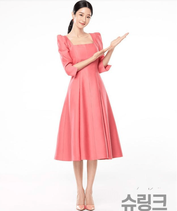 设计|“水蛇腰”徐睿知穿连衣裙,依旧遮掩不住腰细,颜值能碾压众女星