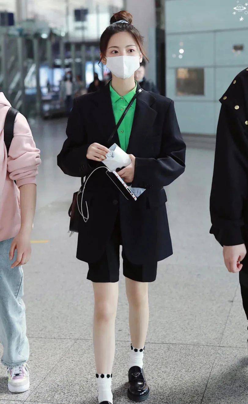 整体|不要穿船袜了，土气还显胖，聪明人都穿中筒袜，萝卜腿有救了