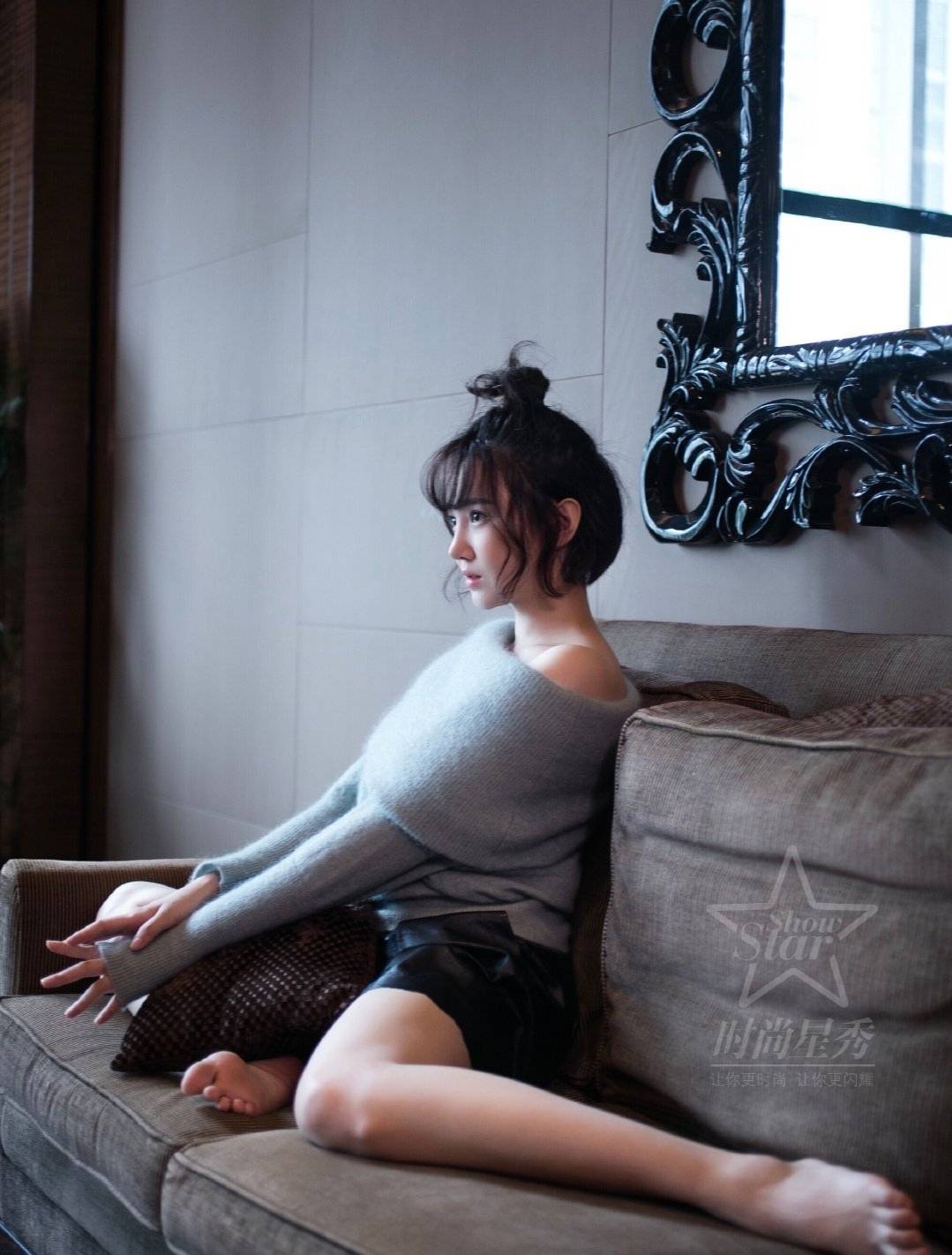 黑色|31岁陈小纭惊艳全场，白雪公主造型又仙又撩，美得不可方物