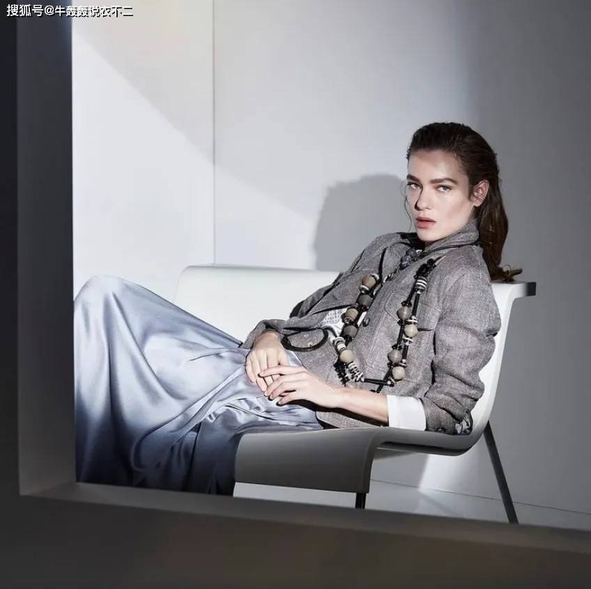 都靠|都靠这些颜色，拯救了我不想穿黑白灰的秋天