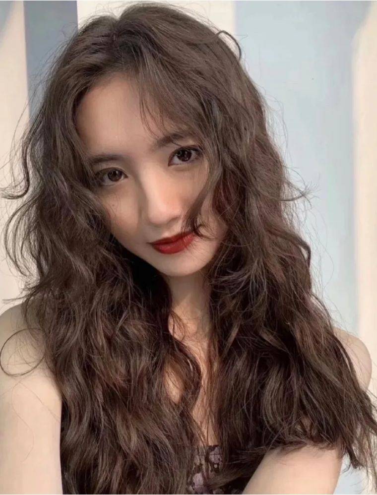 假发|仙女们都在烫的发型！软萌“泰迪卷”美出天际