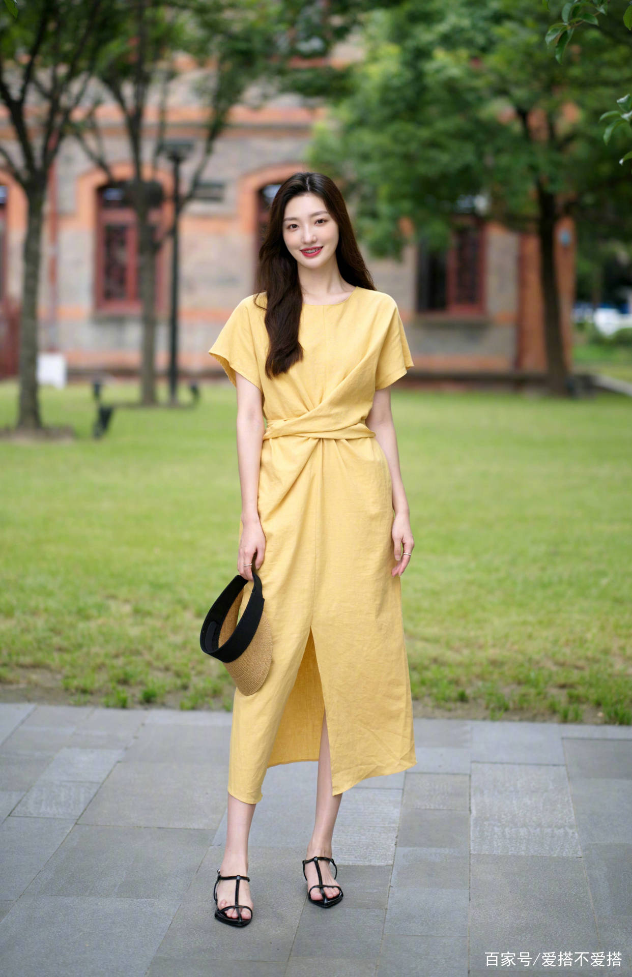 豆沙|告别黑白色，入手这几款“彩色服装”，显白又减龄，适合黑黄皮