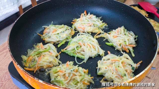 红薯|懒人早餐饼,5分钟烙1盘,食材简单味道不一般,张张焦香劲道