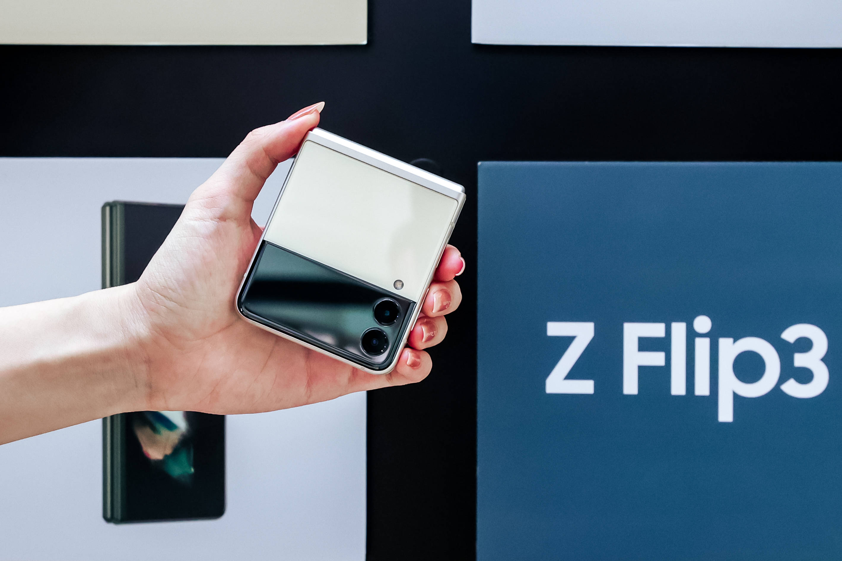 折叠标杆时尚非凡三星galaxyzfold3flip35g惊艳广州