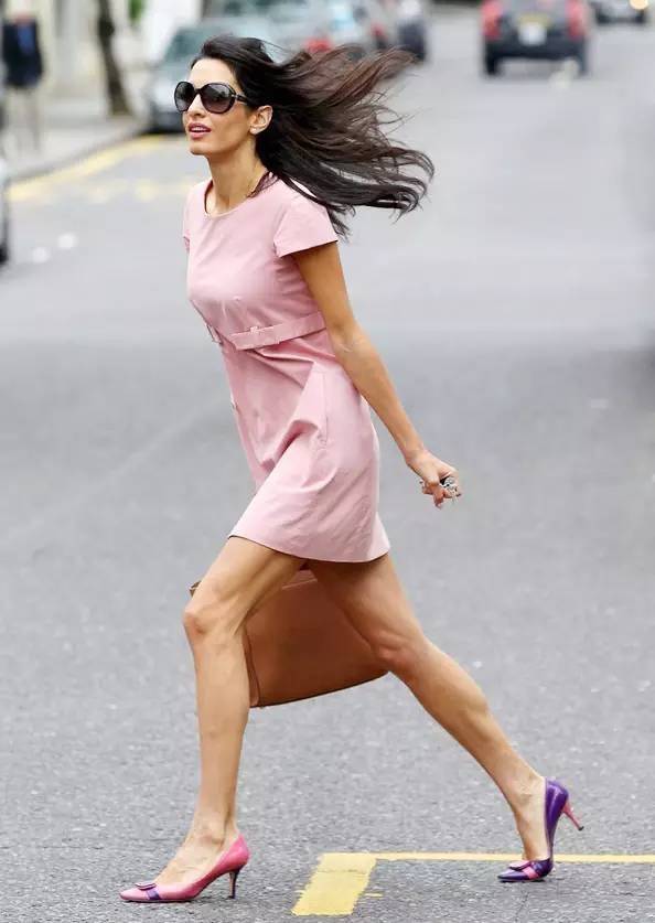 感觉|“裙子＋猫跟鞋”才是今夏最优雅的打开方式，舒适、时髦有女人味