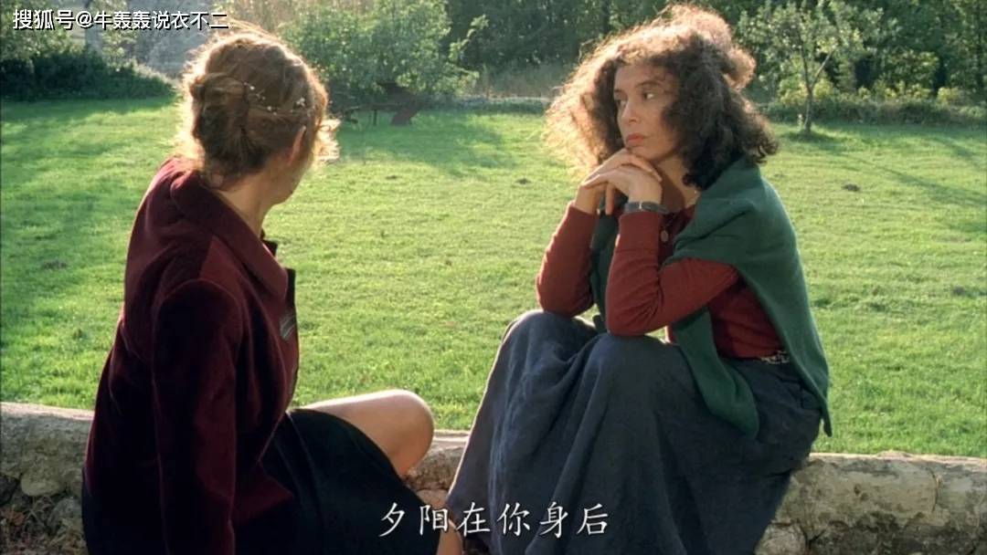 都靠|都靠这些颜色,拯救了我不想穿黑白灰的秋天