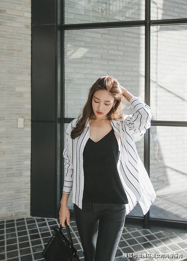 条纹|职场女生怎么穿才能将年轻与干练的气质同时展示出来呢?