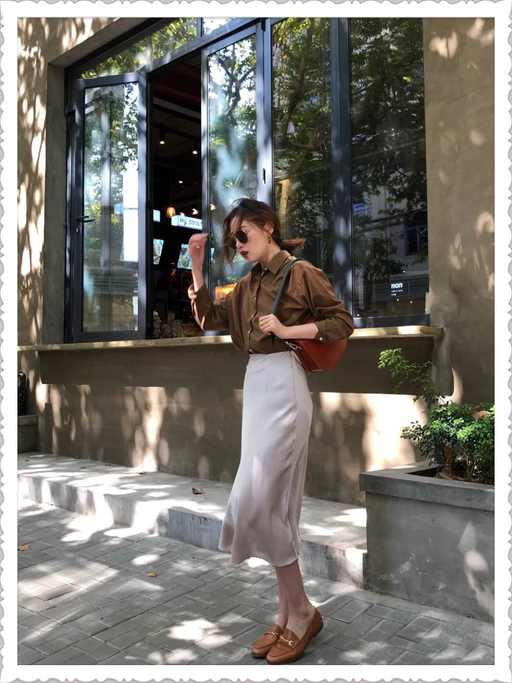 流苏|小白鞋不火了，今年爆红的这款鞋子，配西装和裙子很美