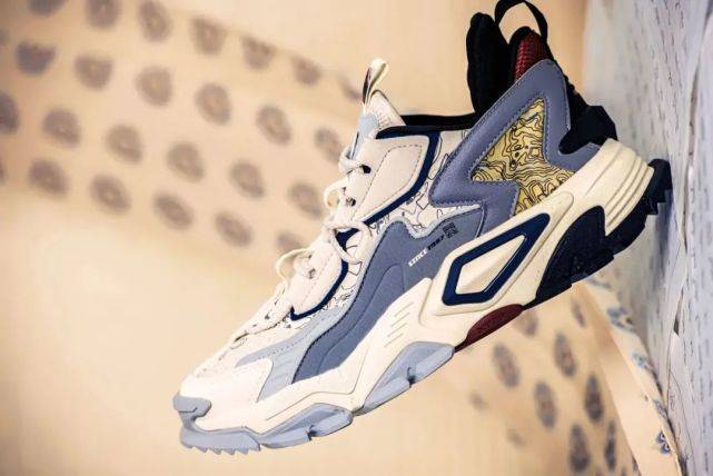 系列|迪丽热巴同款来袭?!梨园的OOTD「潮鞋柜」大起底,重磅新鞋发售曝光!