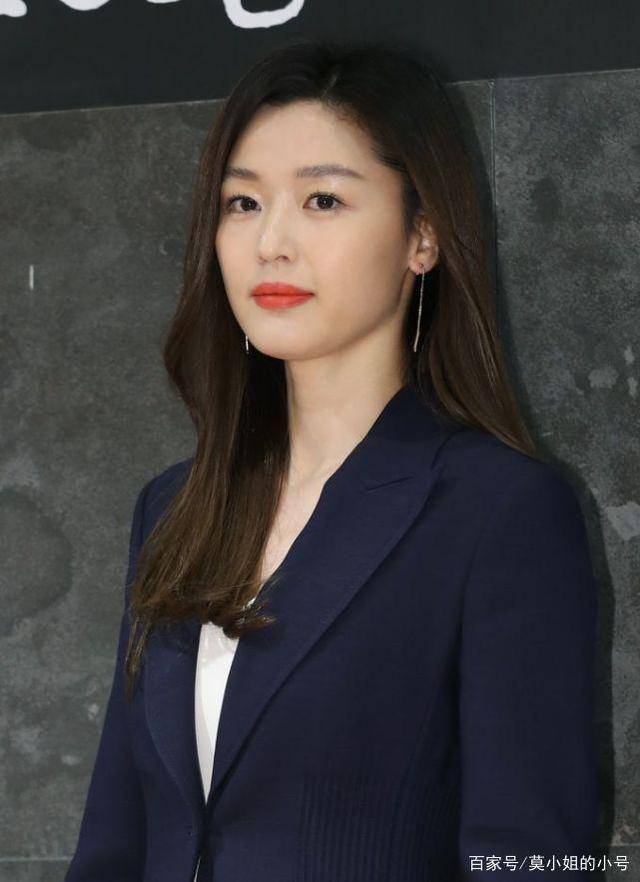 靠初恋脸出道到年入170亿39岁的全智贤到底有多拼