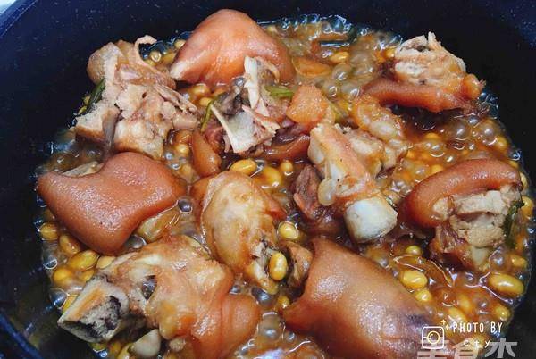 猪脚怎么煮得软烂入味 65bf3a6b430b4d698121b4f93994be49.jpeg