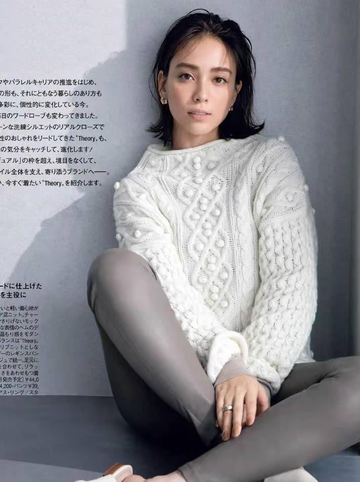 米色|越看越喜欢！13套最美的金秋“流行穿搭”，穿衣高手也为之叹服