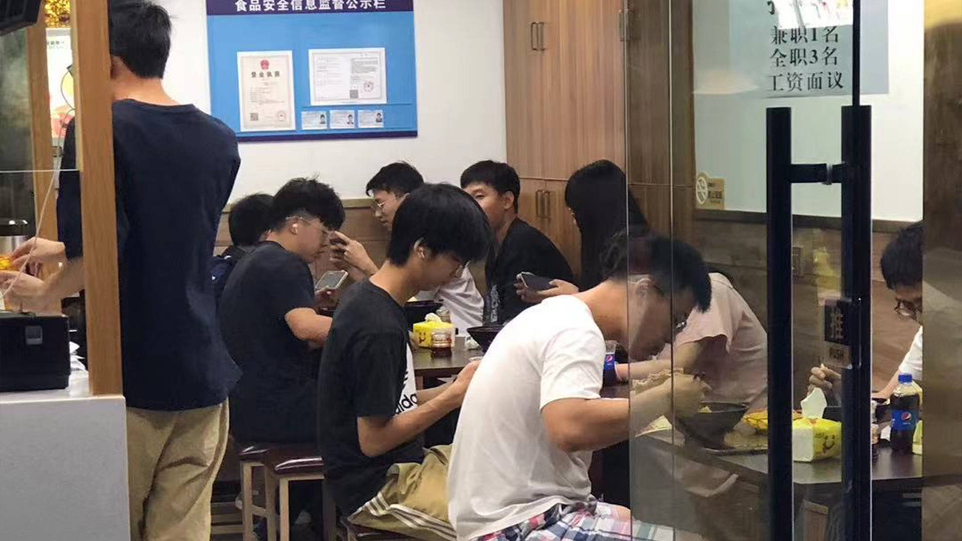 品牌|2021年餐饮行业的前景如何？新手开店如何选择？