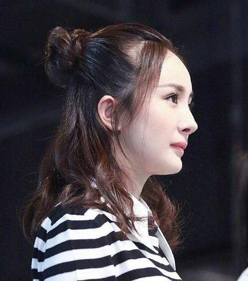 橡皮筋|很适合“扮嫩”的3种发型,女人到了30岁这样扎,精致又减龄