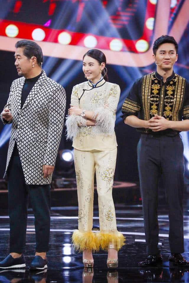 美眉|张柏芝真是天生“初恋脸”，穿粉色网纱裙太显嫩，哪像孩子妈？