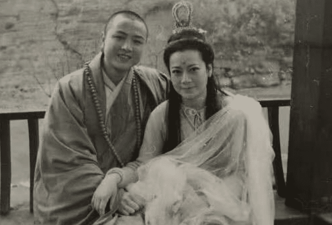 杨春霞|无法重拍的瞬间：唐僧搂着观音，如来穿军大衣，八戒骑黑毛驴