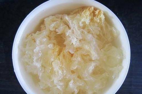 夏天|煮银耳多加点它,美白嫩肤,夏天晒黑的皮肤白回来